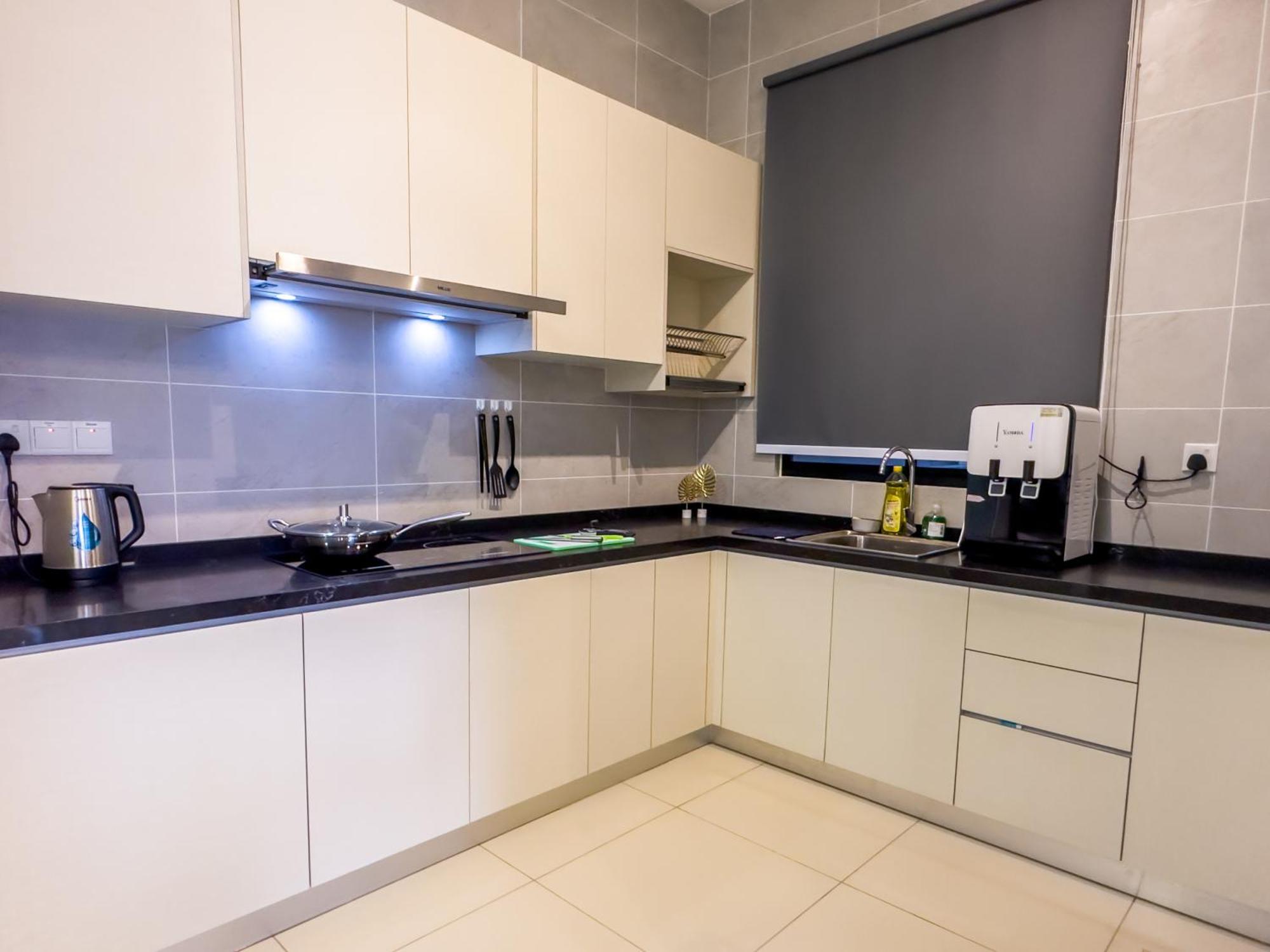 Twin Tower Residence By Nest Home【5 Mins Walk To Ciq】 ジョホールバル エクステリア 写真